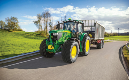 John Deere predstavuje nový rad traktorov 6M